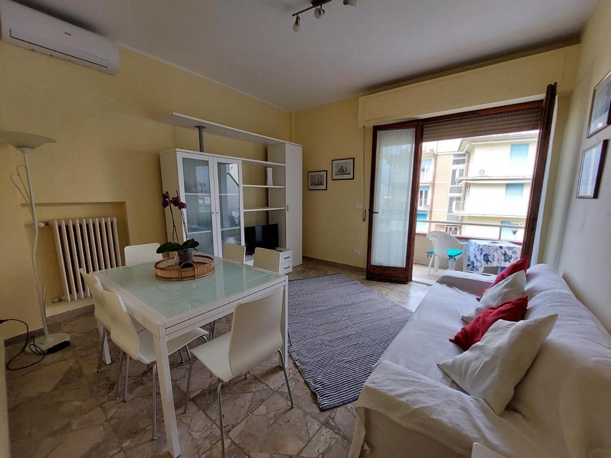 Acquadimare Apartment Viareggio Extérieur photo